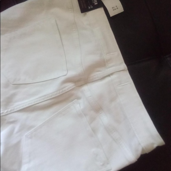 Hollister white ripped high rise jeans - Picture 4 of 6